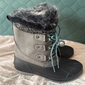 brand new Khombu winter boots Ladies size 7